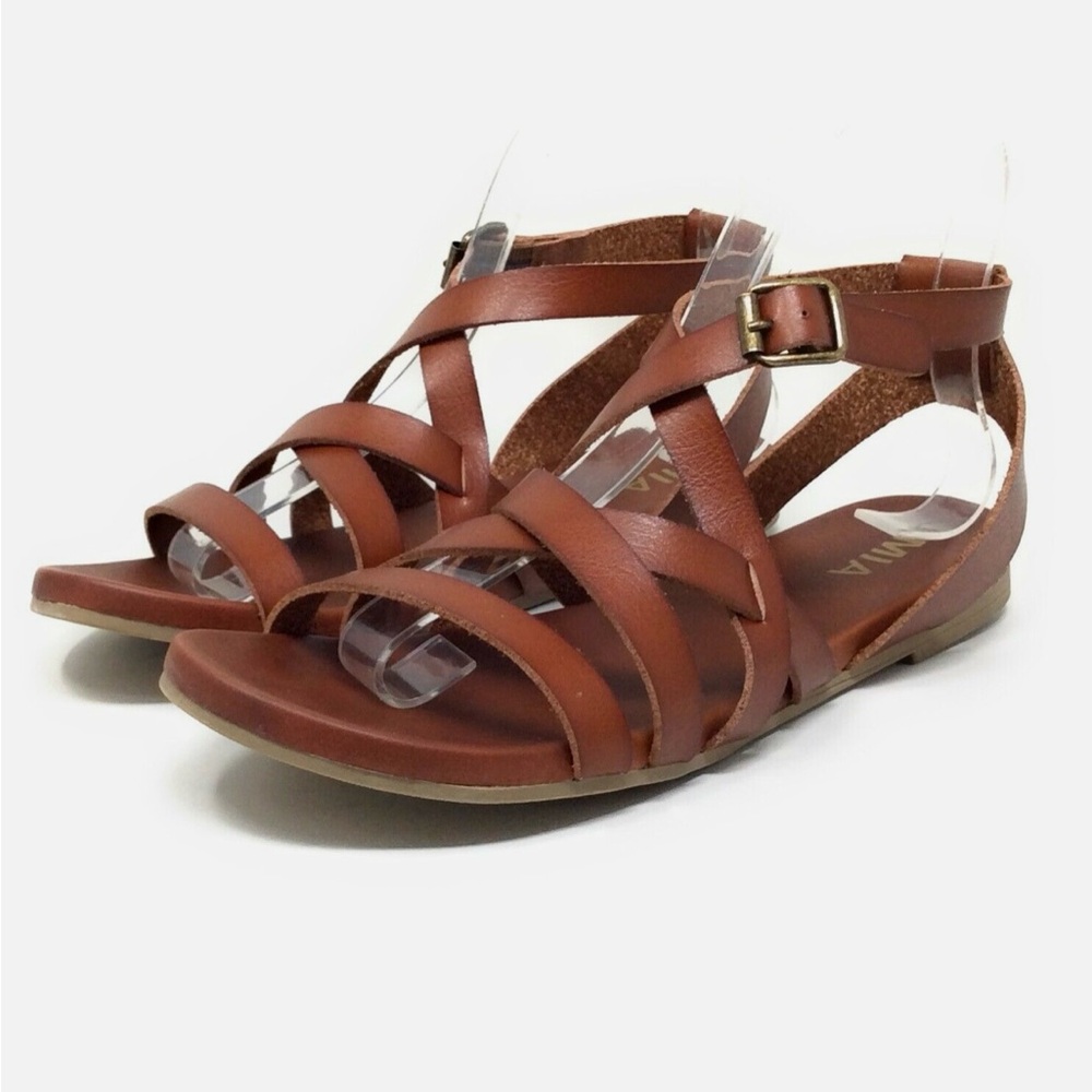 MIA Women’s Naylah COG sandel NWT, size 7.5. Great flat summer sandal.